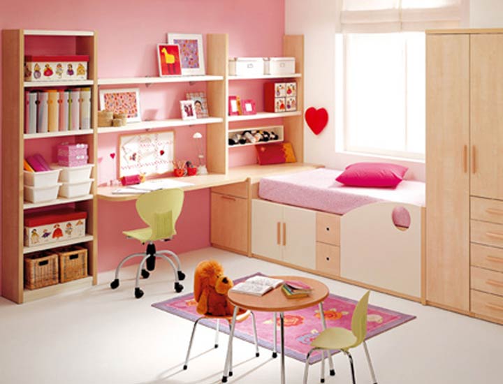 Girl bedroom decoration with room zoning 