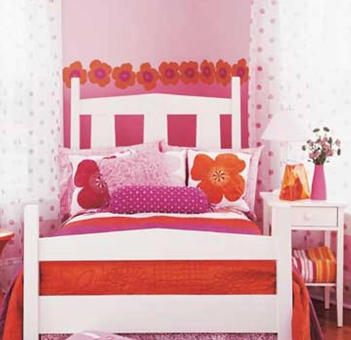Girl's bedroom decoration in the form of flowers 