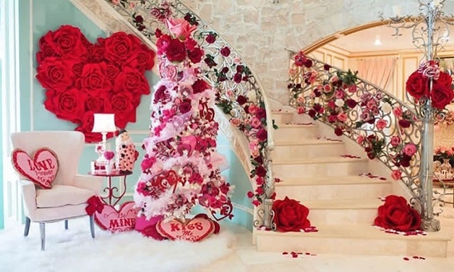 Design a valentine tree to take gorgeous and romantic photos
